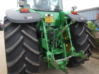 John Deere 8120
