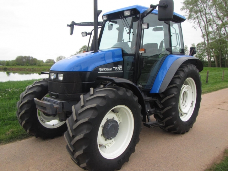 New Holland TS90