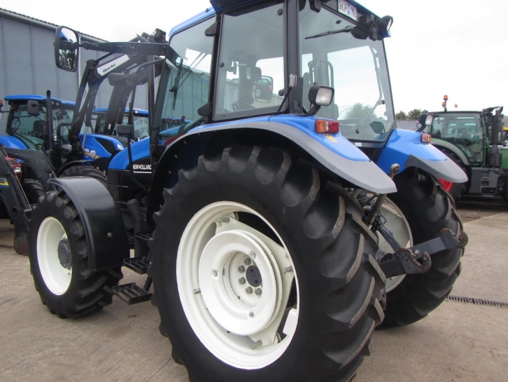 New Holland TS90