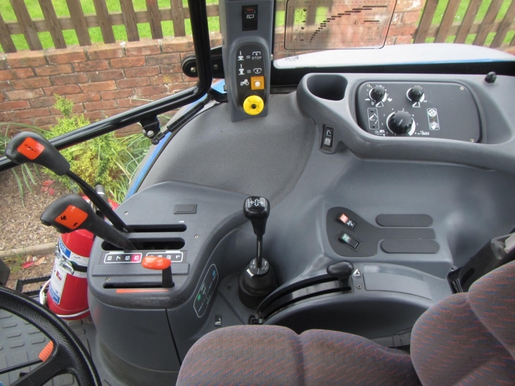New Holland TS90