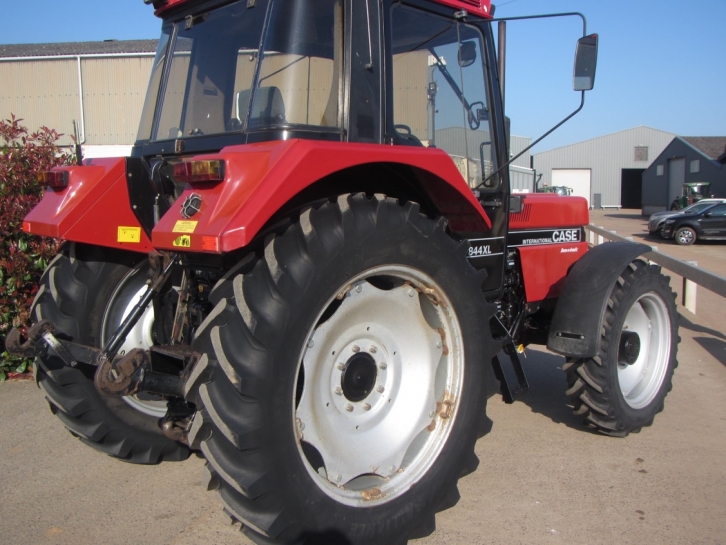 Case 844XL