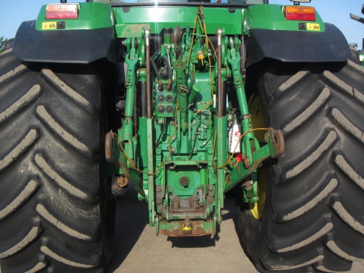 John Deere 7600