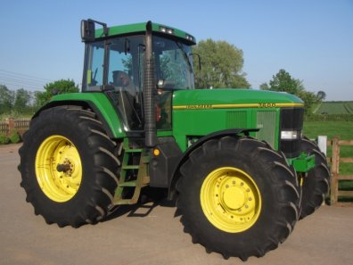 John Deere 7600
