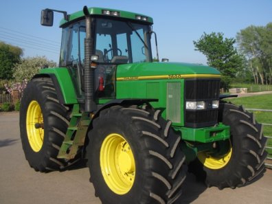 John Deere 7600