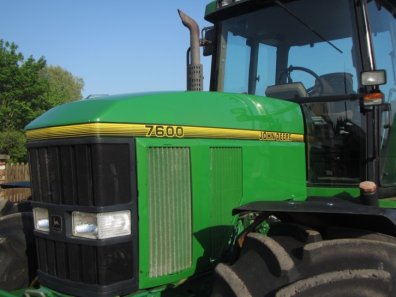 John Deere 7600