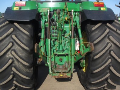 John Deere 7600