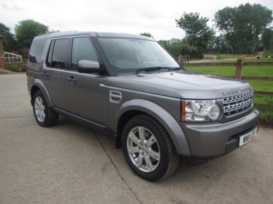 Land Rover Discovery Commercial
