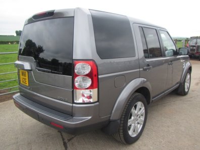 Land Rover Discovery Commercial