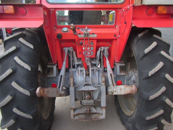 Massey Ferguson 575