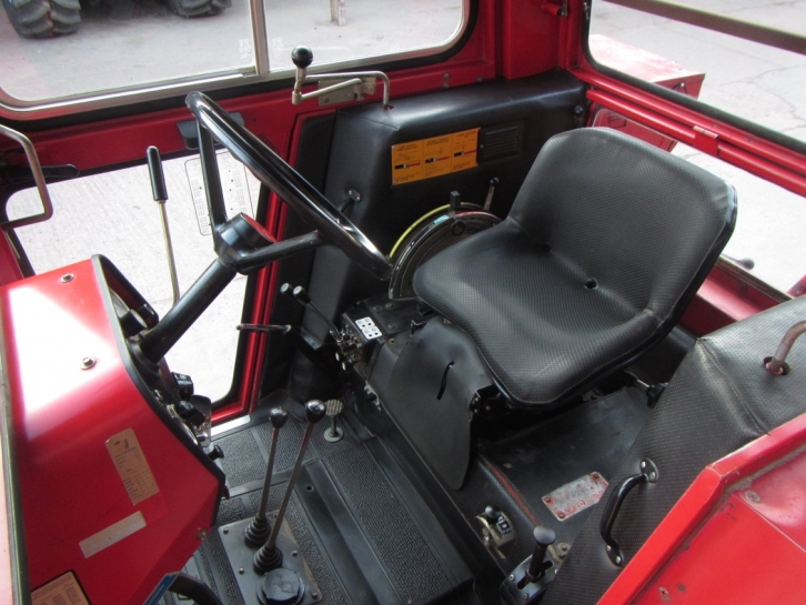 Massey Ferguson 575