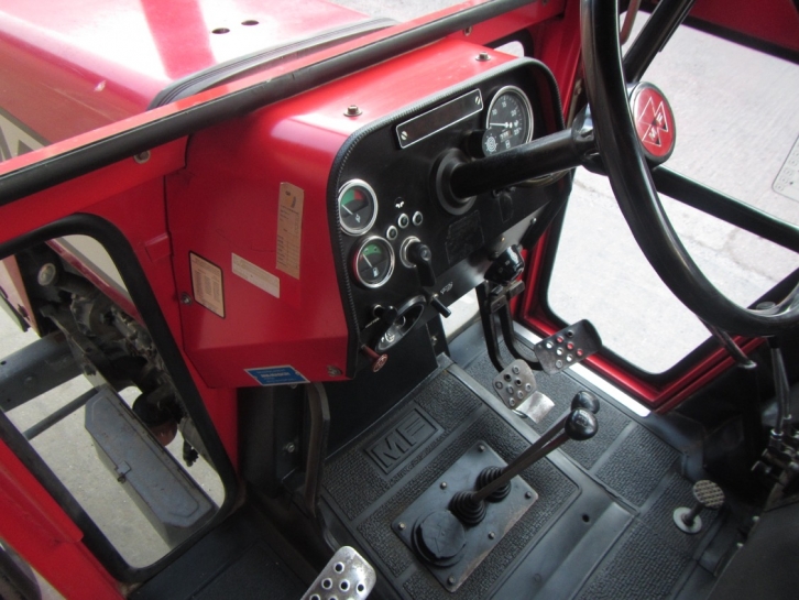 Massey Ferguson 575