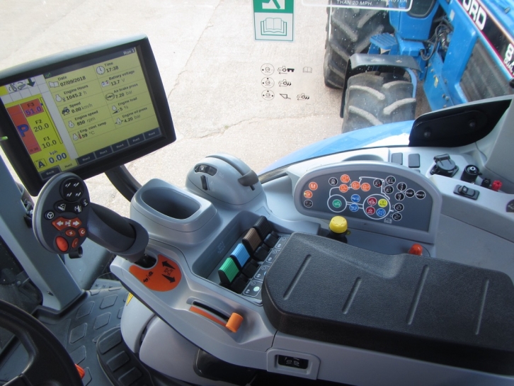 New Holland T7.270