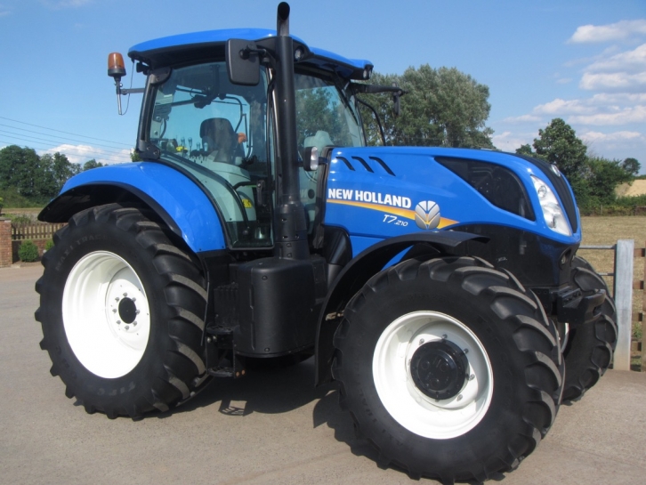 New Holland T7.210