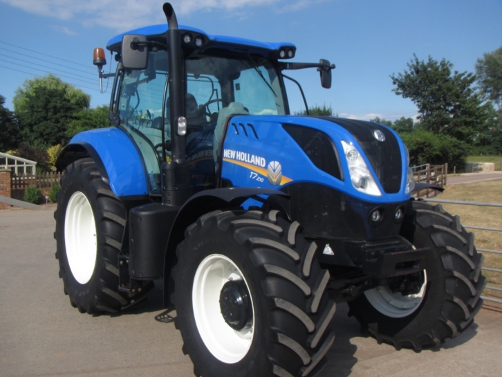 New Holland T7.210