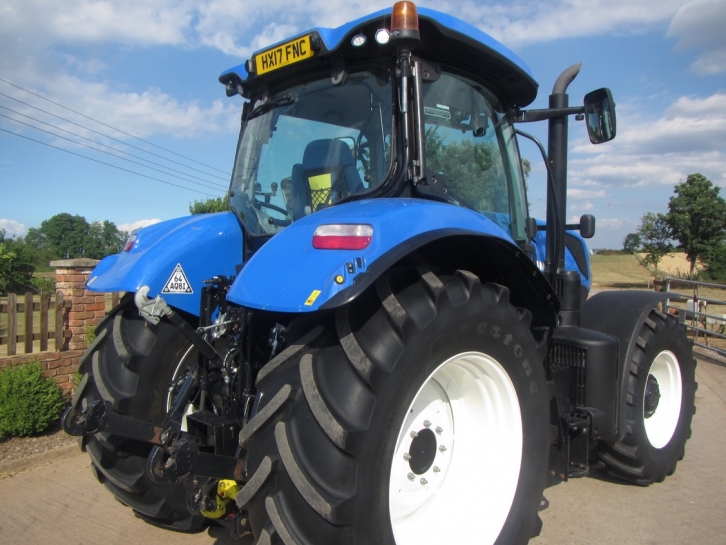 New Holland T7.210