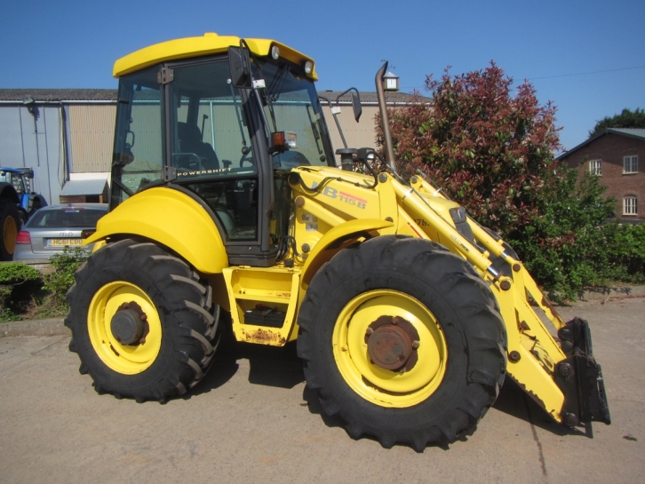 New Holland LB115 B loader tractor