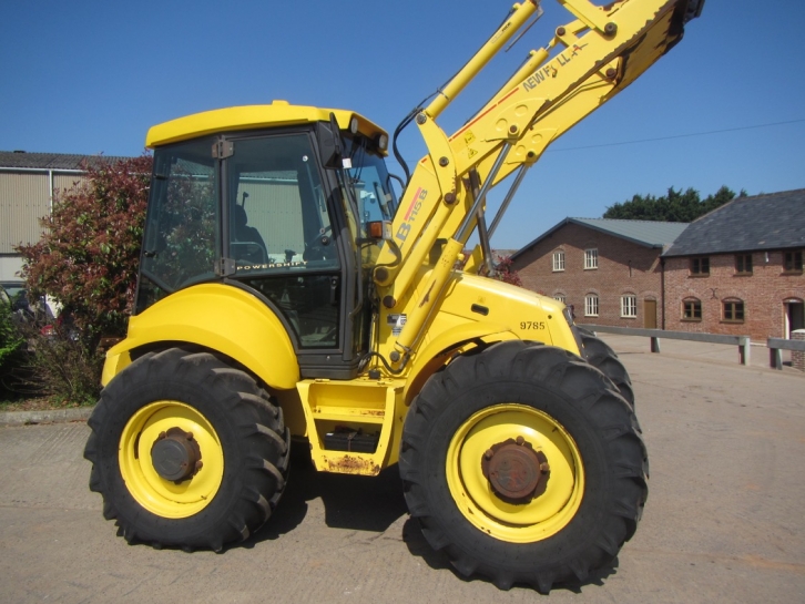 New Holland LB115 B loader tractor