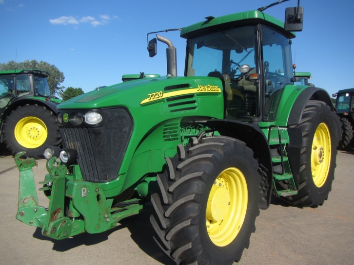 John Deere 7720