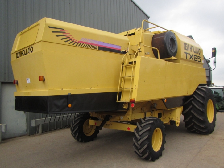 New Holland TX65