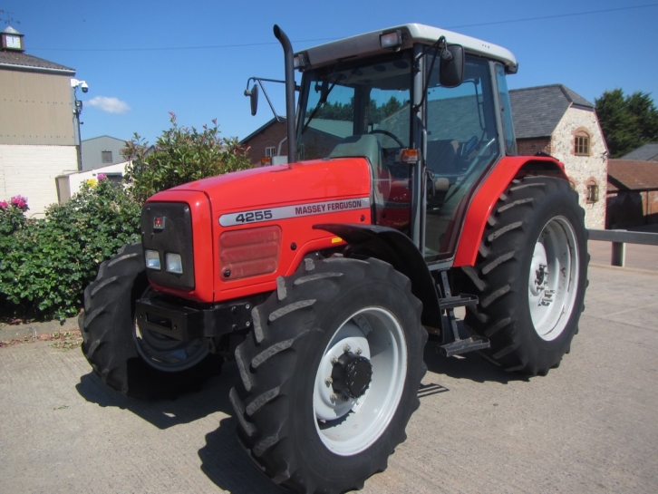 Massey Ferguson 4255