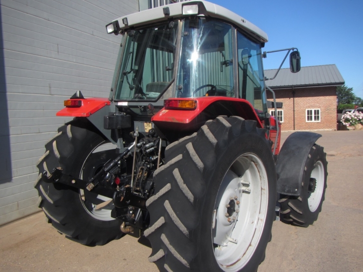 Massey Ferguson 4255