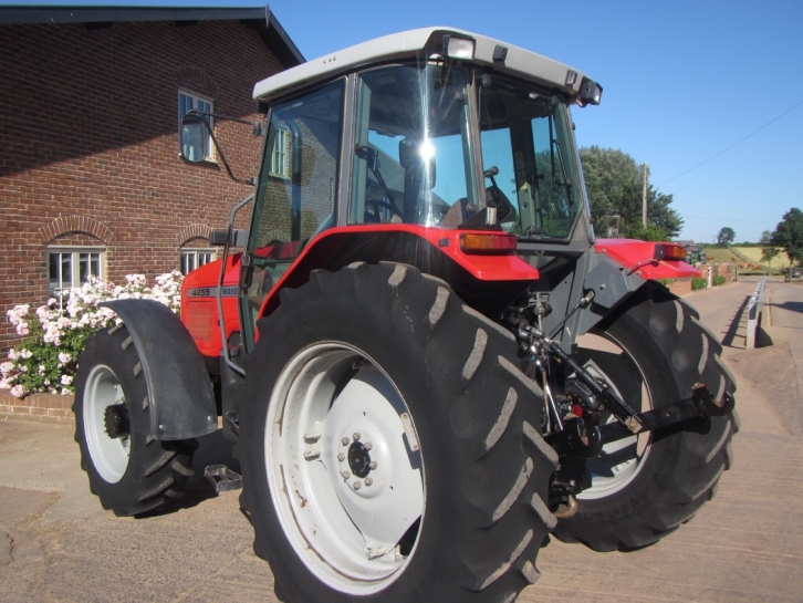 Massey Ferguson 4255