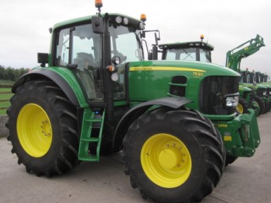 John Deere 7530