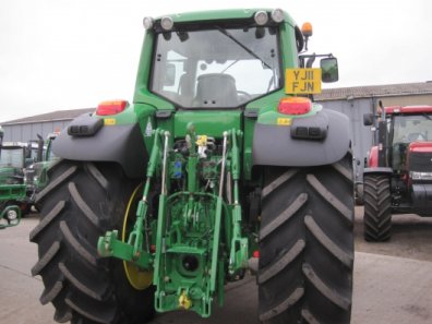 John Deere 7530