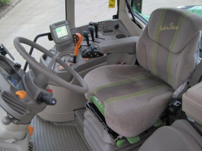 John Deere 7530
