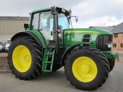 John Deere 7530