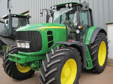 John Deere 7530