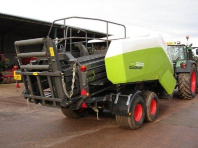 Claas Quadrant 3200 baler