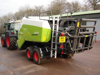 Claas Quadrant 3200 baler