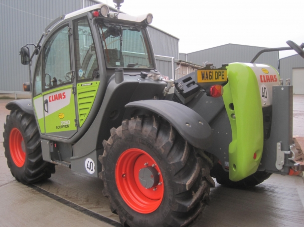 Claas 7030 VP+