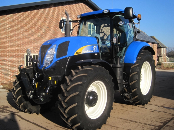 New Holland T6090