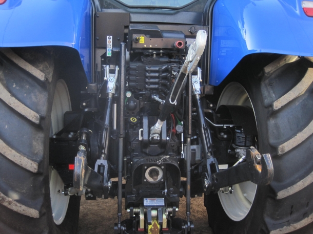 New Holland T6090