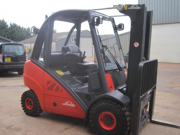 Linde H30 diesel fork truck