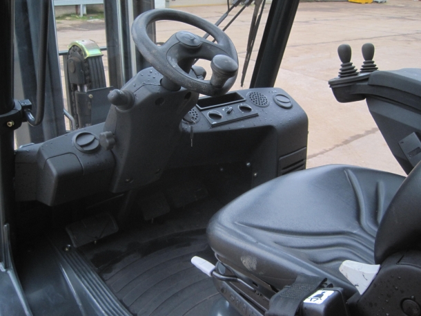Linde H30 diesel fork truck