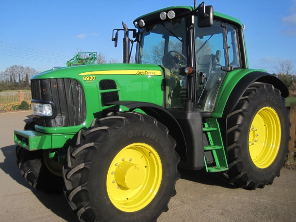 John Deere 6930