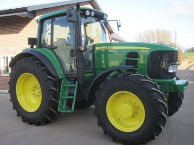 John Deere 6930
