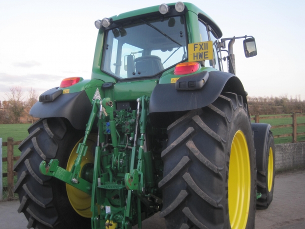 John Deere 7530