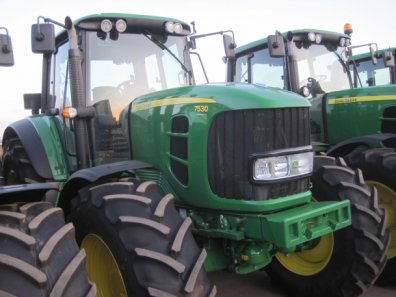 John Deere 7530