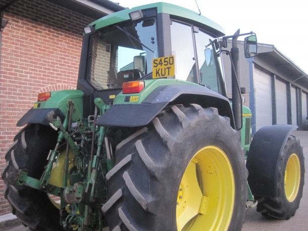 John Deere 6900