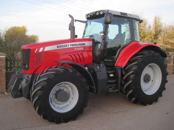 Massey Ferguson 7499