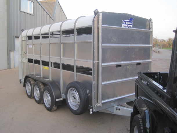 Ifor Williams TA510G3-14 tri-axle trailer