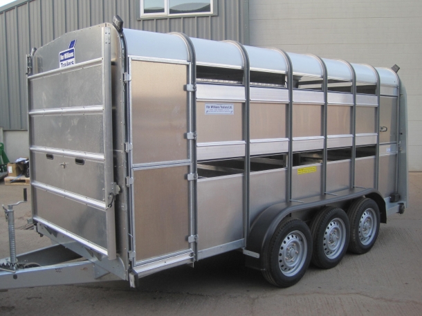 Ifor Williams TA510G3-14 tri-axle trailer