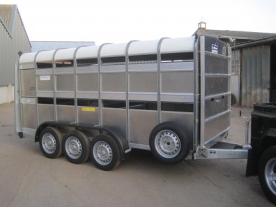 Ifor Williams TA510G3-14 tri-axle trailer