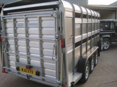 Ifor Williams TA510G3-14 tri-axle trailer