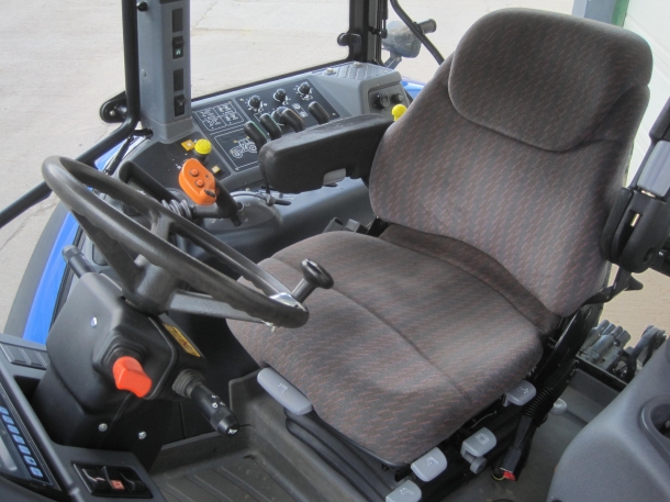 New Holland TM155