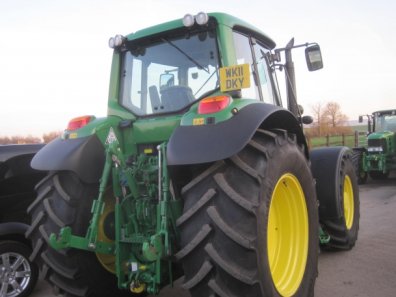 John Deere 6830